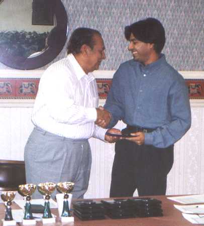 /nt/chawks/muneebaward1.jpg (19282 bytes)