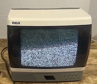 Vintage RCA Spacesaver ColorTrak Televison - 1992<