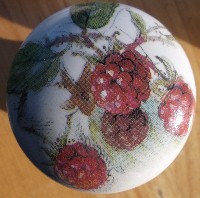 CERAMIC CABINET KNOB KNOBS FRUIT RED RASPBERRIES RASPBERRY