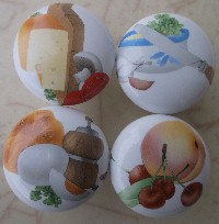 Cabinet knobs w/4 Gourmet food