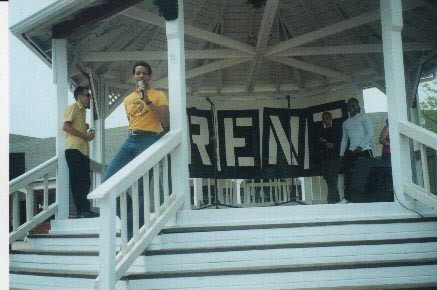 RENT @ Woodbury Commons (Summer �00)