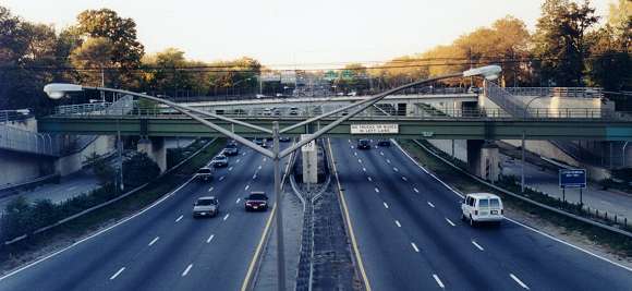 Clearview Expwy northbound at LIRR