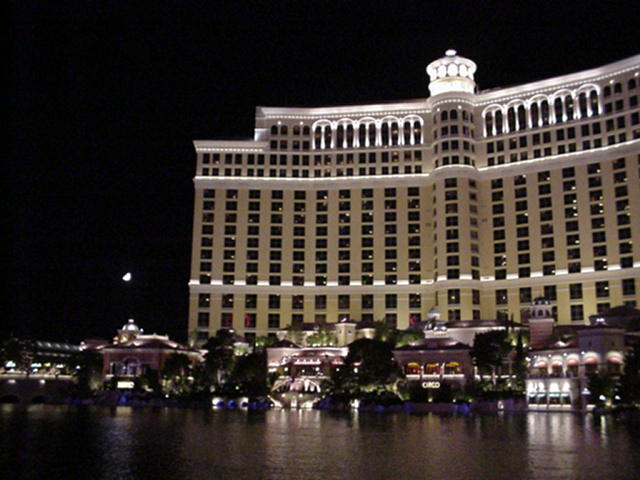 Bellagio...waiting for the fountains