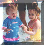 Kya n Jordon at Seaworld1.JPG (47431 bytes)