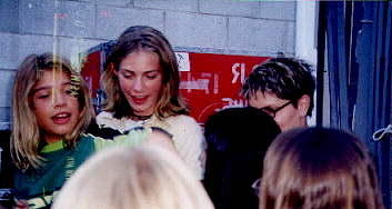 Hey guys..sign mine! sign mine!