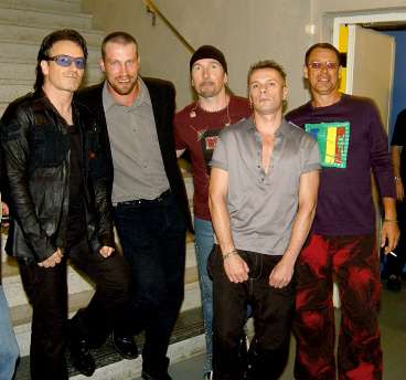 Peter Forsberg meets U2, Bono, Edge and the other boys in Stockholm, Sweden. Fall 2001