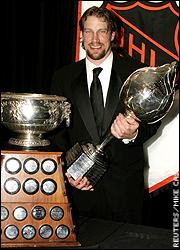 Peter wins Art Ross Trophy and Hart Trophy 2002/2003