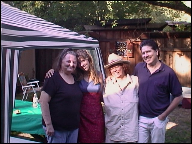 010Moms.jpg, 72539 bytes, 8/26/01