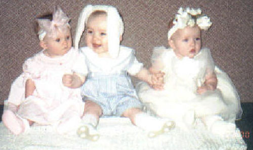 bunnies.JPG (38302 bytes)