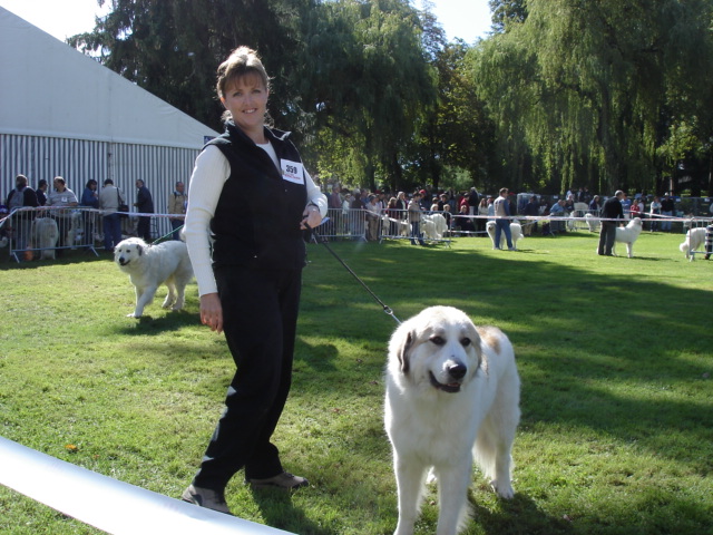 Sandy and Xena in France
