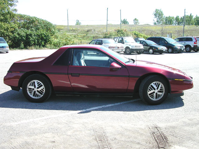 1987 Pontiac Fiero 2M4