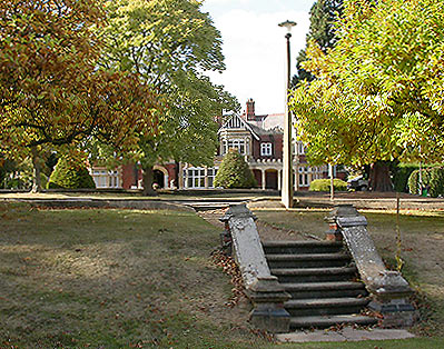 Bletchleyext19a.jpg - 71052 Bytes