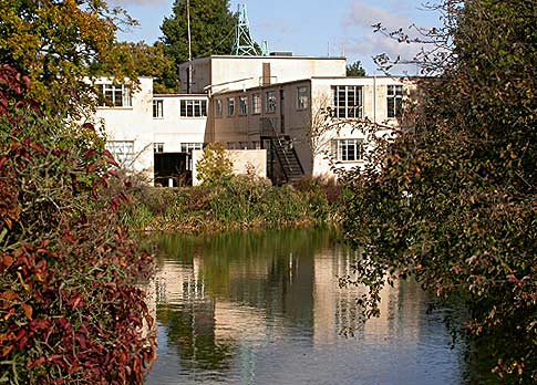 Bletchleyext1a.jpg - 54893 Bytes