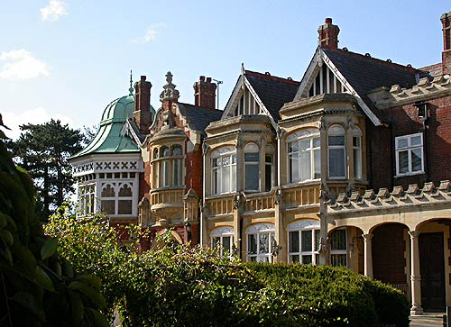 Bletchleyext2a.jpg - 53931 Bytes