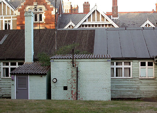 Bletchleyext30a.jpg - 59513 Bytes