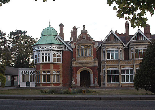 Bletchleyext35a.jpg - 58865 Bytes