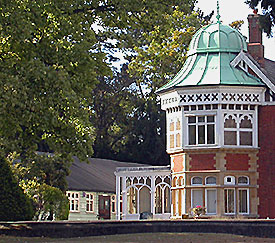 Bletchleyext40a.jpg - 39928 Bytes