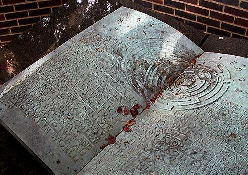 BletchleyextPoleMema.jpg - 55803 Bytes