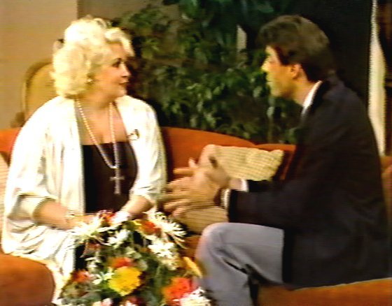 People Are Talking  Hosted by Pat Ciarrocchi, Diane Allen, Jerry Penacoli & Maury Povich 