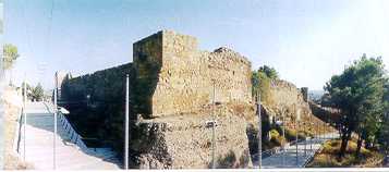 Castell Form�s, cara nord i oest