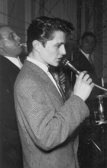 Ray Pfob -1st. year on Stage at 17 - Kafe Koenig in Hamburg-Germany