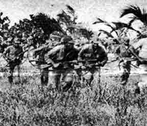 SOLADOS EN EL TEATRO DE OPERACIONES KM 14 Y 1/2