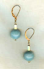 ear_BlueBall.jpg (221666 bytes)