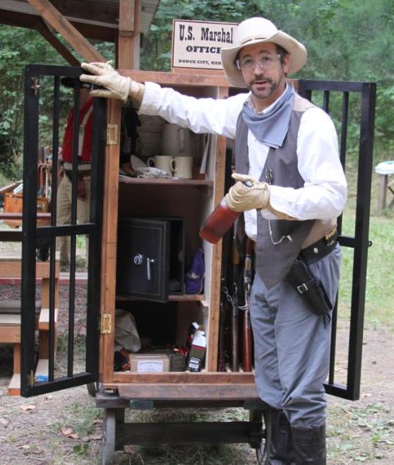 I done found that the Marshal keeps the good stuff in this here safe!