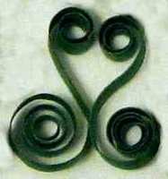quilling kissing s-scroll shape