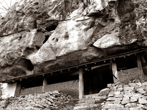 Ras Vehera (Sesuruwa) Buddha Statue