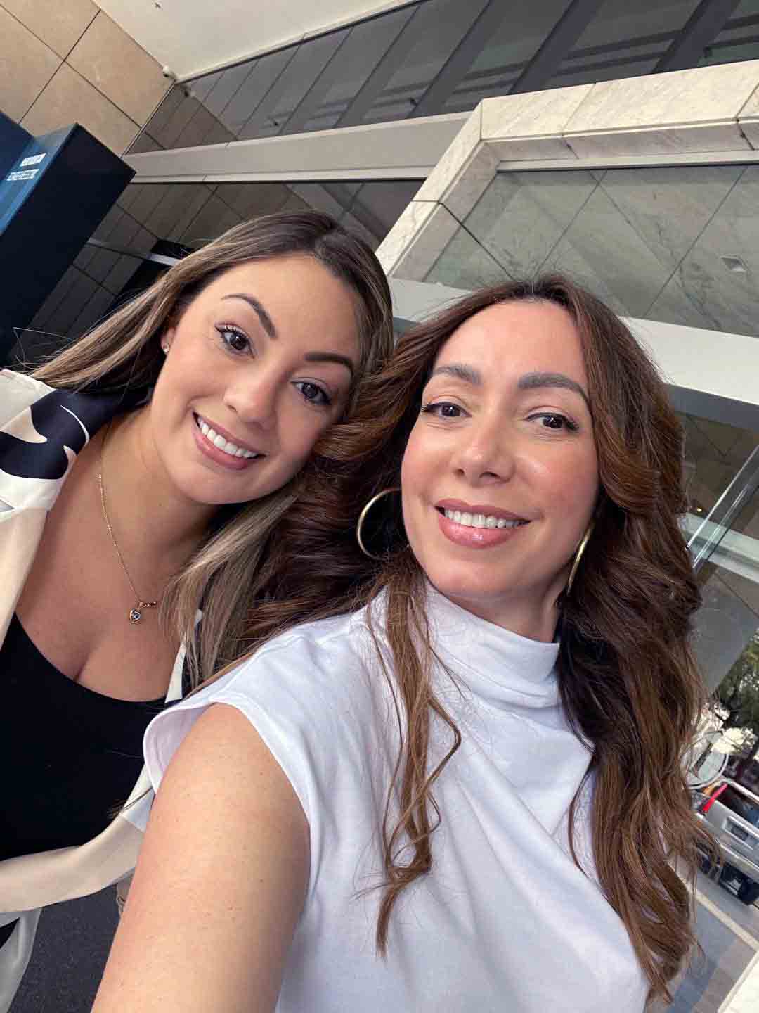 Dos Veganas Miralba y Desconocida