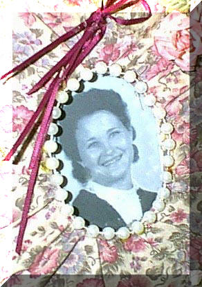 Sara Rebecca Markham Photo by Liz Crawford keep sake