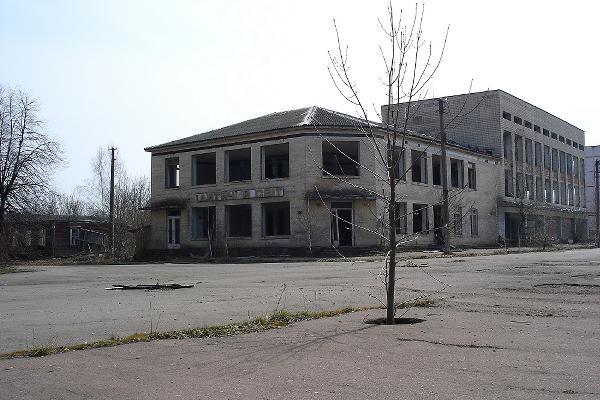 poleskoye downtown spring.jpg