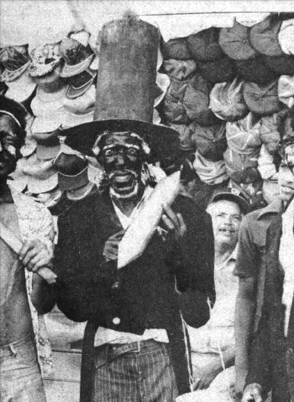 VENTANA (DES) COMPOSICION FOTOGRAFICA #64 "FIGURA CLASICA URBANA "CALIFE" VILLA FRANCISCA D.N."