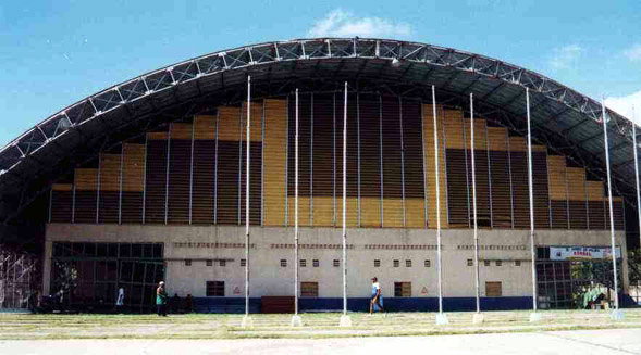 POLIDEPORTIVO DE SAN CRISTOBAL ALMOMENTO DE LA GRAFICA EN MUS MALAS CONDICIONES