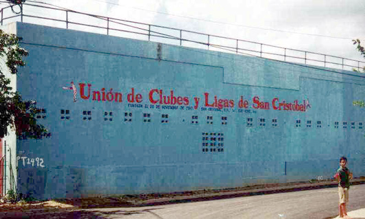FRENTE LOCAL UNION DE CLUBES Y LIGAS DE SAN CRISTOBAL QUIENES POR FALTA DE LIDERAZGO Y DIRIGENCIA HAN DEJADO Y VISTO COLAPSAR TODAS LAS INSTALACIONES DEPORTIVAS DE SN CRISTOBAL DEPUES DE ESTA GRAN INVERSION DEL ESTADO DOMINICANO.