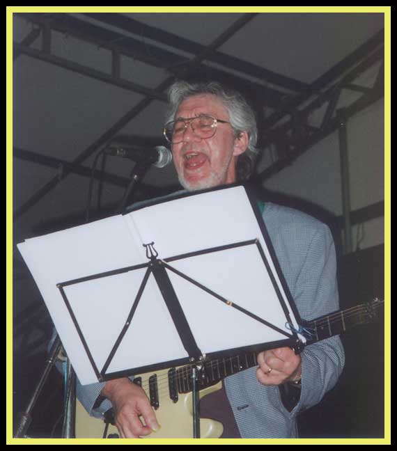 Pete on the Felipop stage
