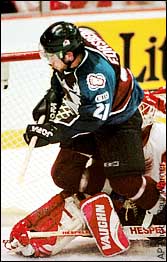 6th game vs Detroit, Peter scores the 5th goal in a 5-2 win and clinching a spot in Conference final against Dallas. Playoff 98/99