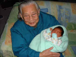 mama n matt1.JPG (38152 bytes)