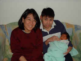 yip family.JPG (28778 bytes)