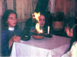 Girls.jpg (98666 bytes)