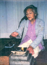 Mmajulia.jpg (98617 bytes)