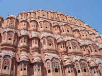 hawamahal.jpg (62642 bytes)