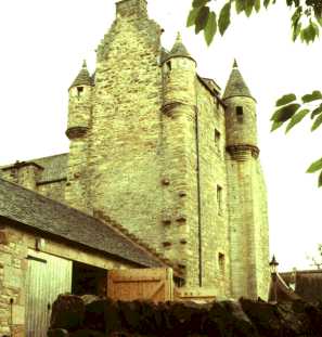 Fcastle.jpg (14480 bytes)