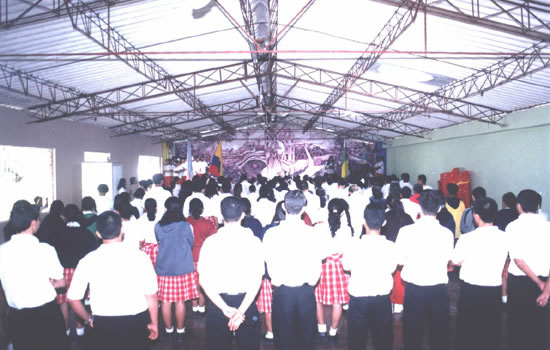 Estudiantes en el Aula M�ltiple