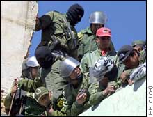 Efectivos armados del GES se amotinaron como protesta contra el gobierno