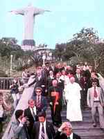 The Pope visits Christ the Redeemer