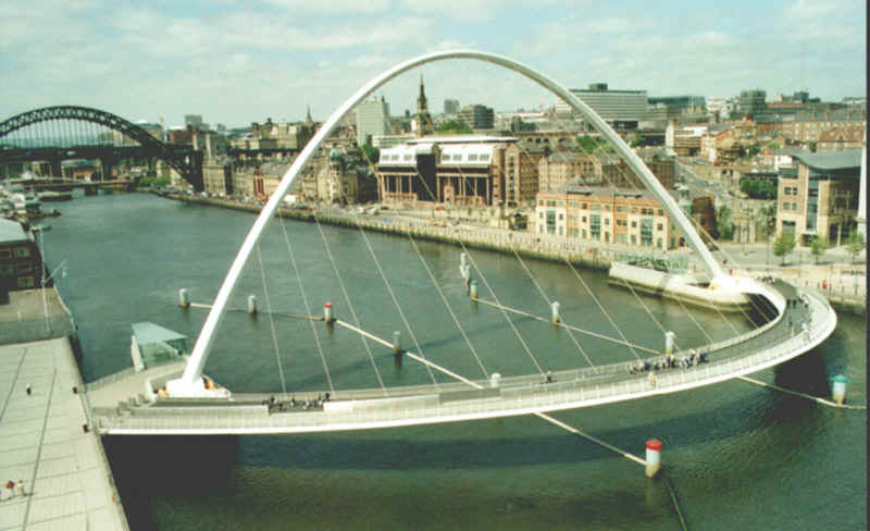 Quayside_02-rdcd.jpg (129556 bytes)