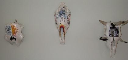 3skullsSM.jpg (7590 bytes)