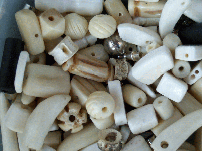 beadsSM.gif (91778 bytes)